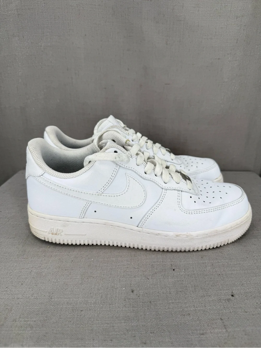 Nike Air Force 1 Shoes Mens Size 8 Triple White Sneakers Low Athletic AF1 '07